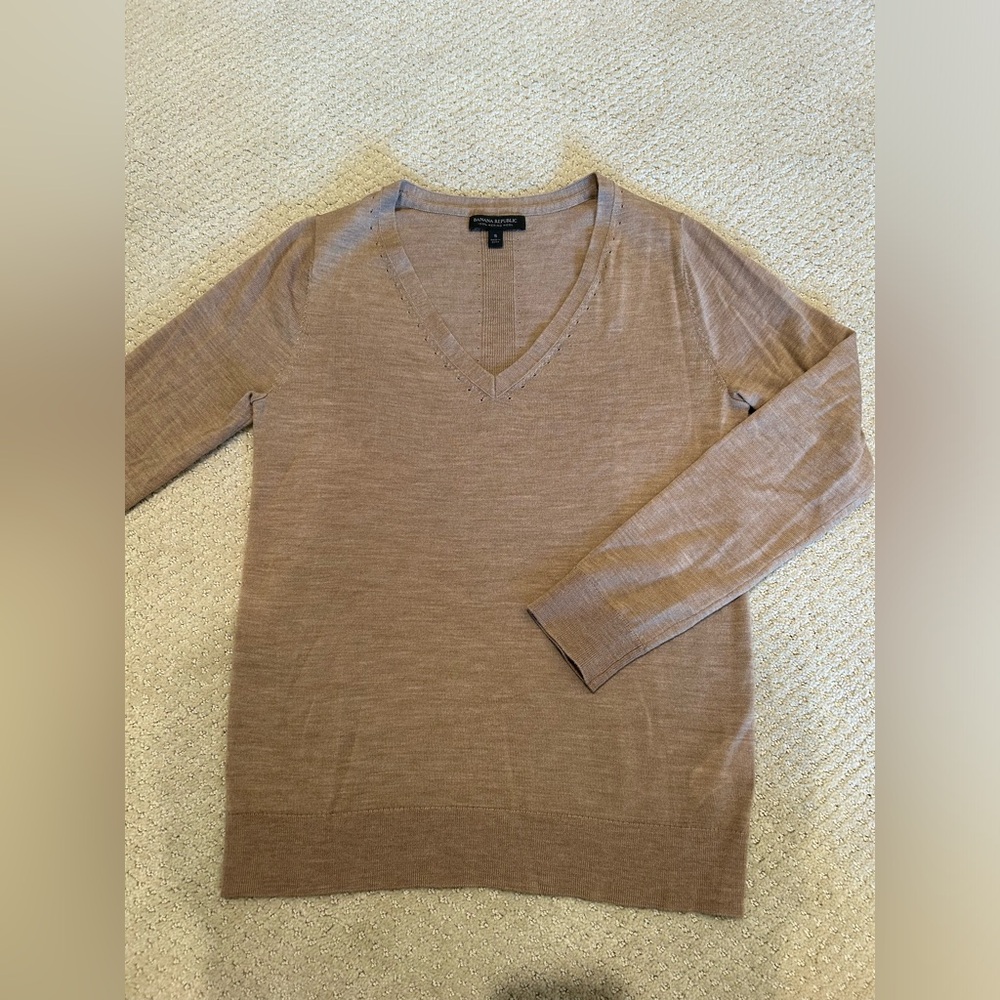 BANANA REPUBLIC - 100% Merino Wool V-Neck Sweater - Size S